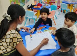 प्ले ग्रुप से लेकर यू के जी तक के बच्चों को अपने ही घर का एहसास हुआ